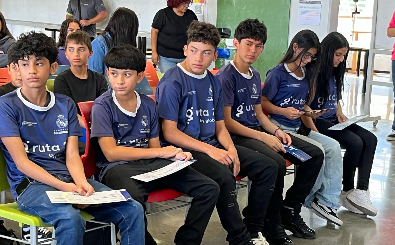 Imagen principal del artículo: Diez adolescentes de Guararí vivirán experiencia única en las instalaciones del Real Madrid