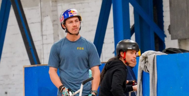 Kenneth Tencio llegó a Inglaterra para disputar el prestigioso torneo internacional Red Bull Featured