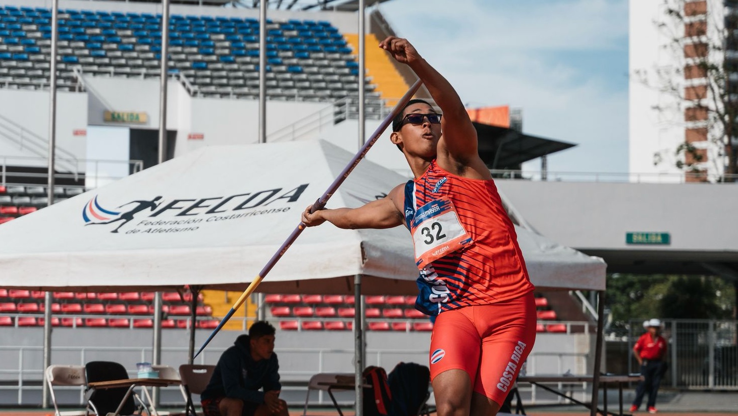Imagen principal del artículo: Atleta tico Iván Sibaja conquista el oro en México con el segundo mejor lanzamiento de su vida