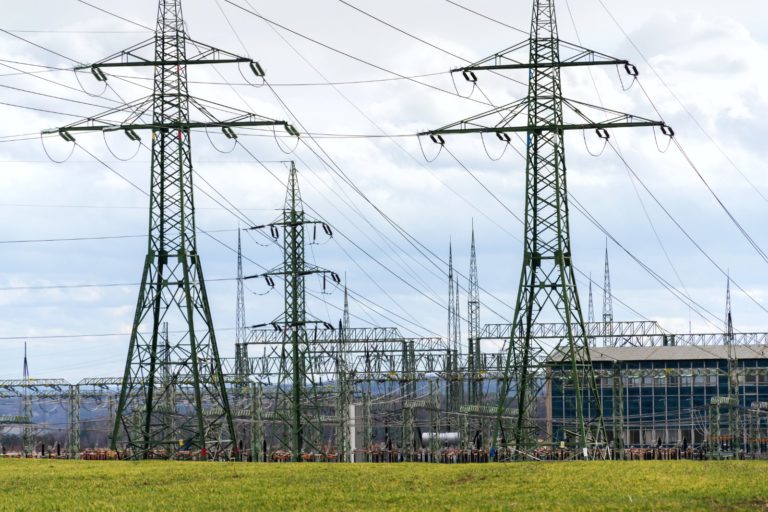 BCIE financiará ampliación del SIEPAC para fortalecer integración energética en Centroamérica