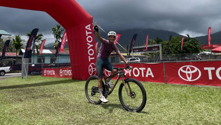 Andrey Amador gana la competencia Toyota Arenal Epic en su regreso al ciclismo de montaña