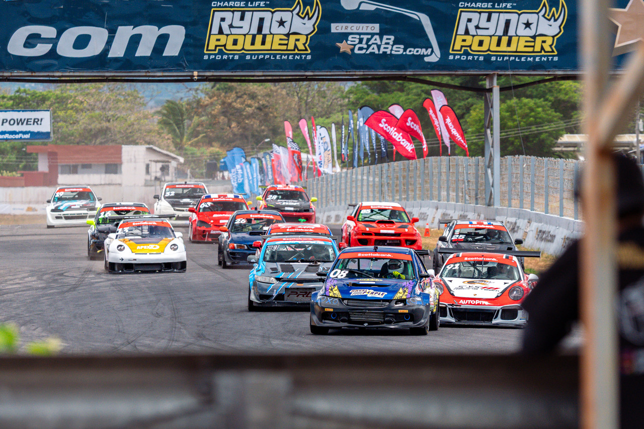 Imagen principal del artículo: Adrenalina y espectáculo en la segunda jornada del Campeonato Nacional de Automovilismo
