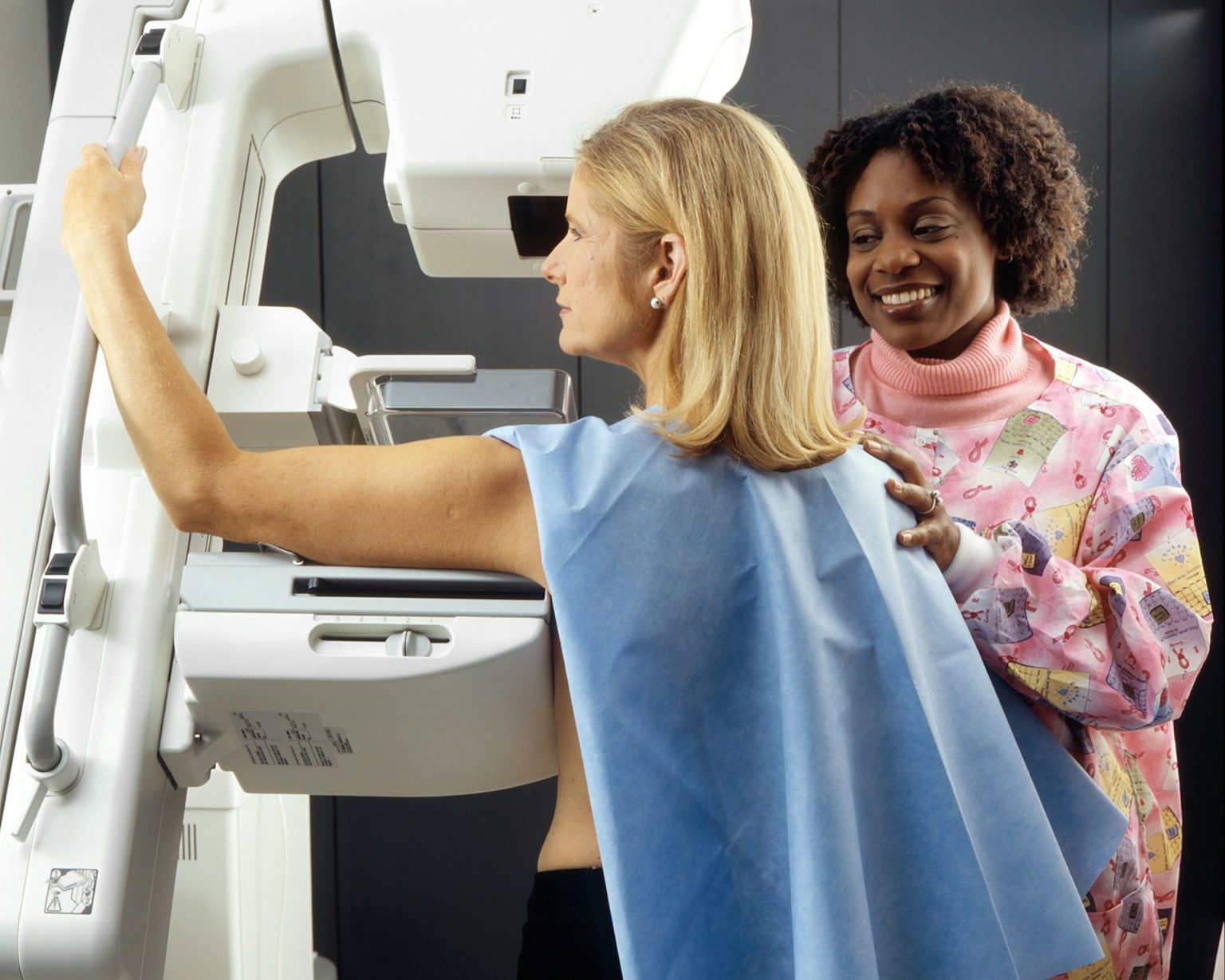 Imagen principal del artículo: Mamografia y ultrasonido mamario: Mitos y realidades