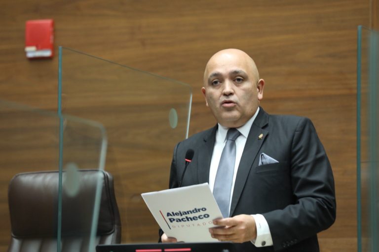 Alejandro Pacheco: "El Gobierno no puede continuar atacando a la Asamblea Legislativa"