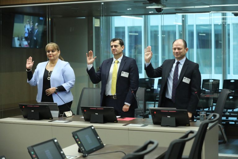 Diputada oficialista y gerente de la CCSS se enfrentan en comisión investigadora sobre la CCSS