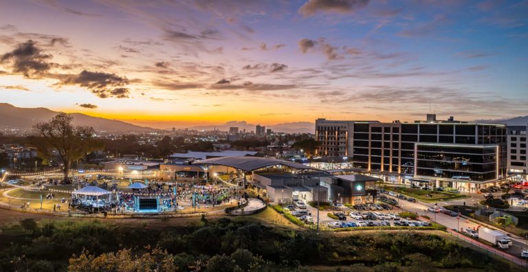 Festival “A la francesa!”: Un homenaje al océano a través del arte, la gastronomía y el entretenimiento