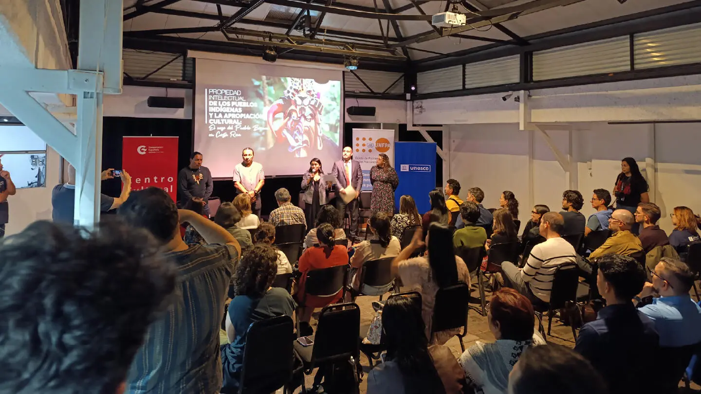 Imagen principal del artículo: Foro abordó la defensa del patrimonio y de la propiedad intelectual de Pueblos Indígenas en Costa Rica