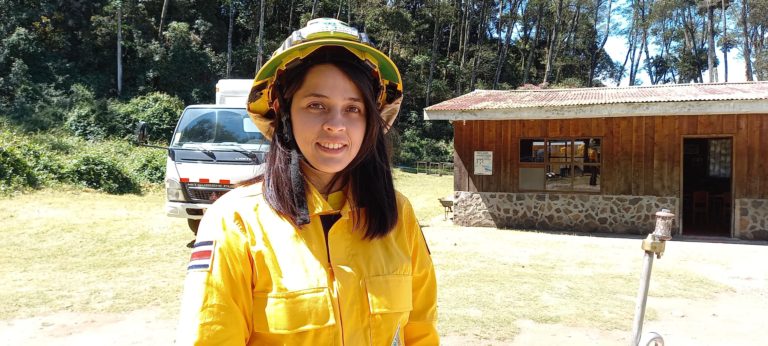 Minae reconoce a bomberos forestales en su día