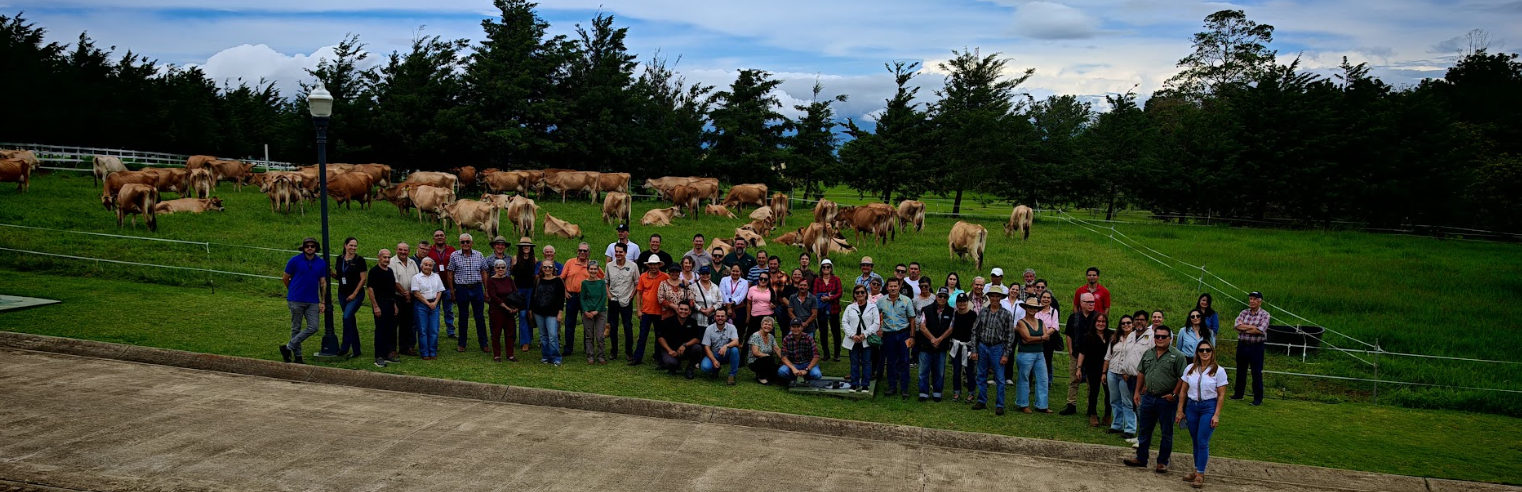 Imagen principal del artículo: Hacienda Barvak es reconocida por sus buenas prácticas agropecuarias junto a productores agropecuarios de Heredia