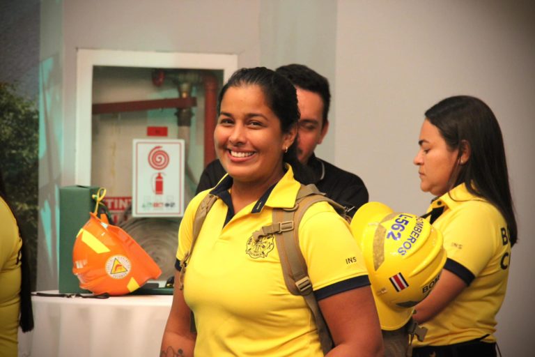 591 bomberos forestales costarricenses se capacitaron en 2024