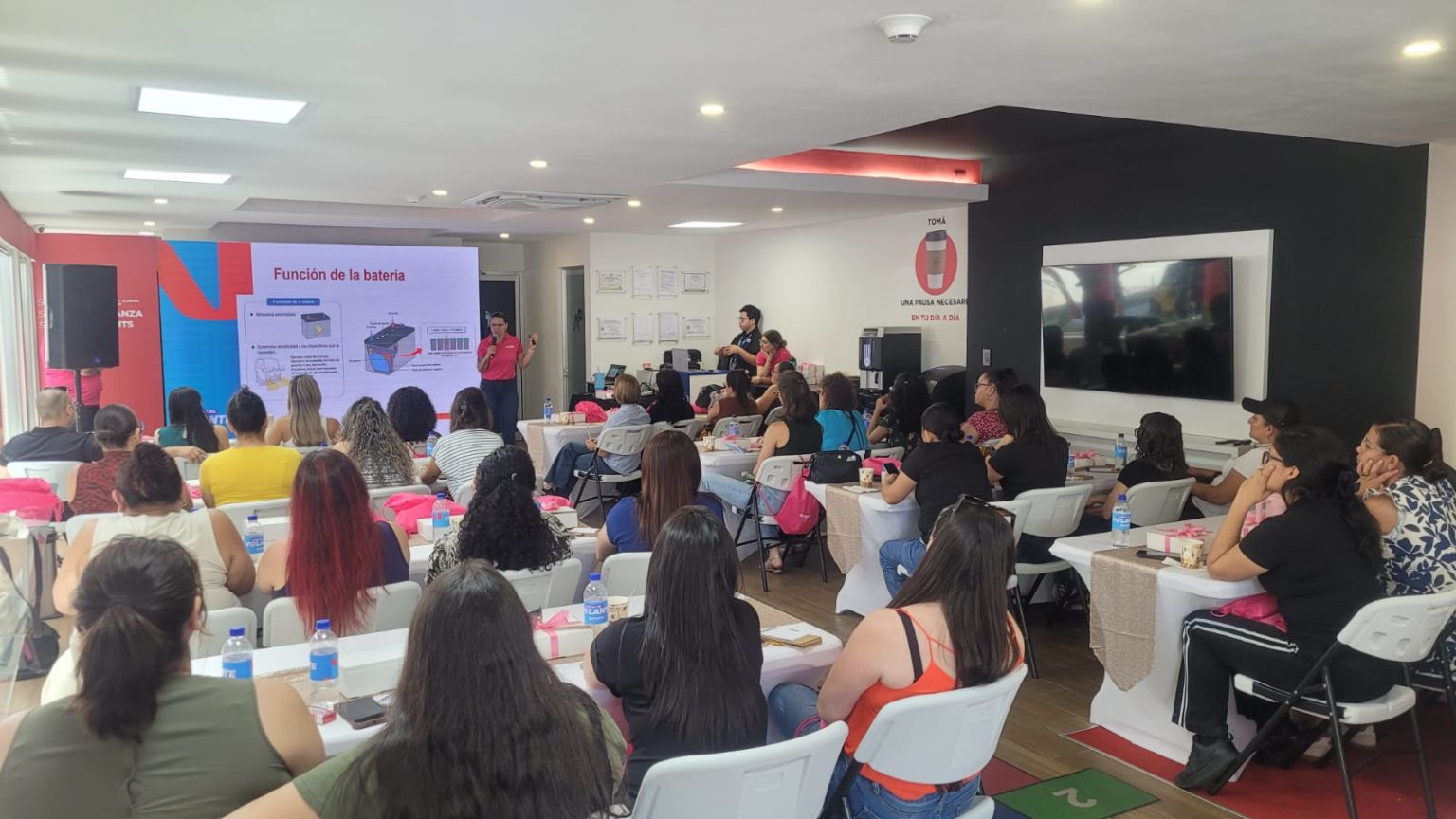 Imagen principal del artículo: “Dueñas del Volante”: curso gratuito busca empoderar a conductoras guanacastecas en mecánica automotriz