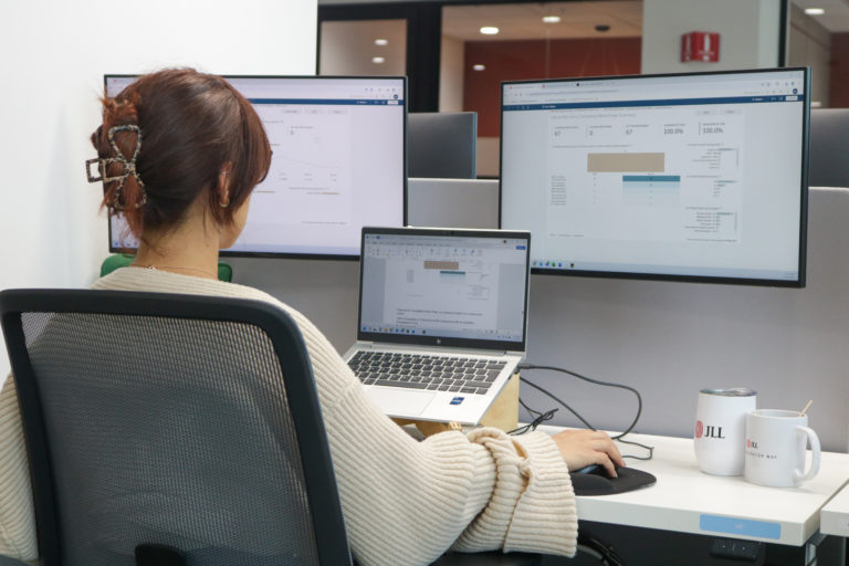 JLL amplía operaciones y abre plazas en contabilidad, mercadeo, tecnología, ventas y más