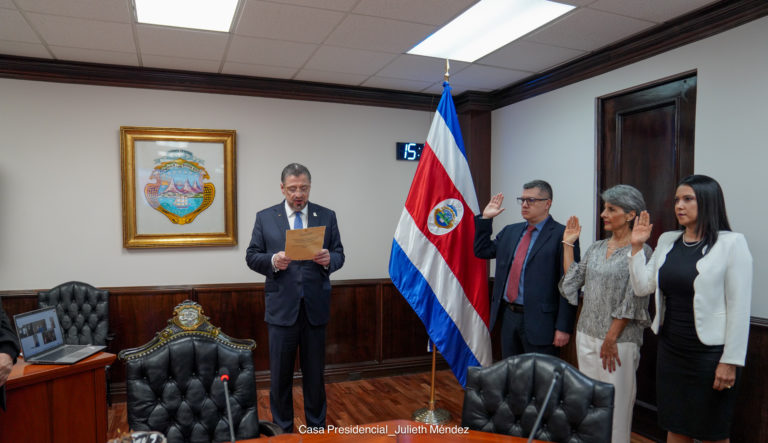 Ejecutivo fue por lana al BN y salió trasquilado