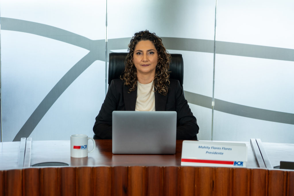 Mahity Junta Directiva del BCR reelige a Mahity Flores como su presidenta