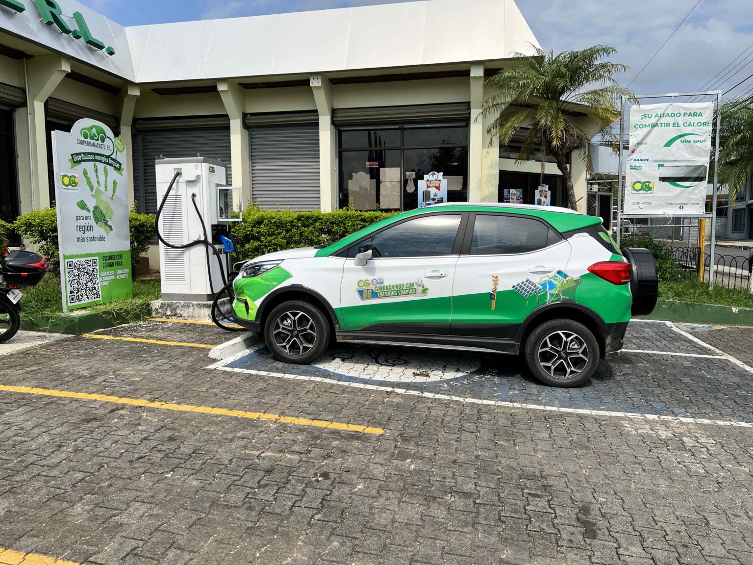 Imagen principal del artículo: Cooperativas apuestan por movilidad eléctrica y turismo sostenible en zonas rurales