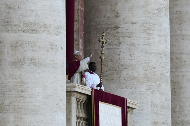 Cardenales eligen al estadounidense Robert Prevost como nuevo papa con el nombre de León XIV