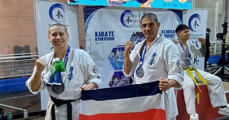 Karatecas costarricenses conquistan doble bronce en torneo internacional en Uruguay
