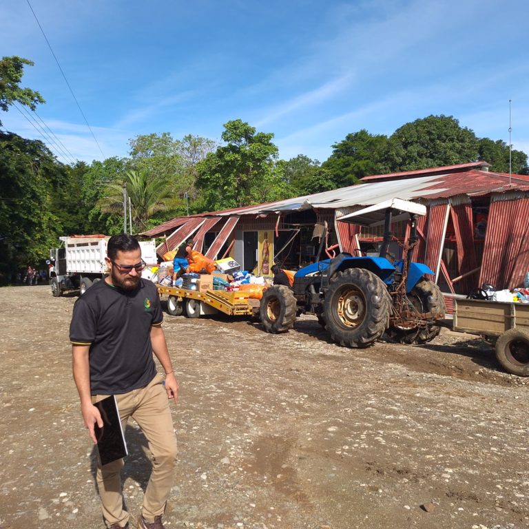 Diputados cuestionan a alcalde de Golfito por demolición de propiedades en Pavones