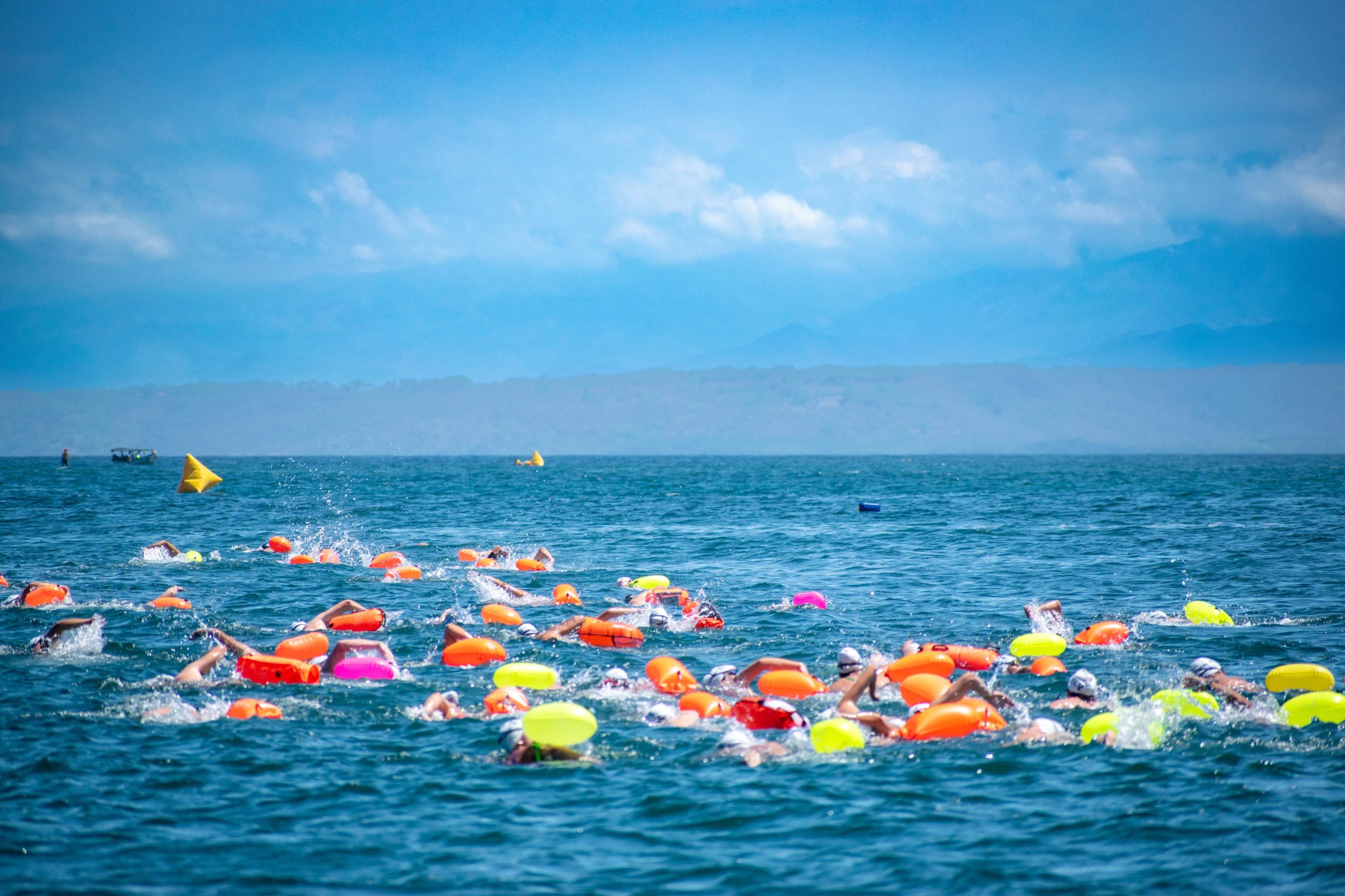 Imagen principal del artículo: Más de 560 nadadores competirán en aguas abiertas este fin de semana en Punta Leona