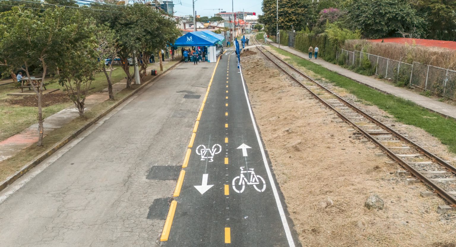 Imagen principal del artículo: Montes de Oca inaugura ciclovía en sector que conecta los colegios Vargas Calvo y Calasanz