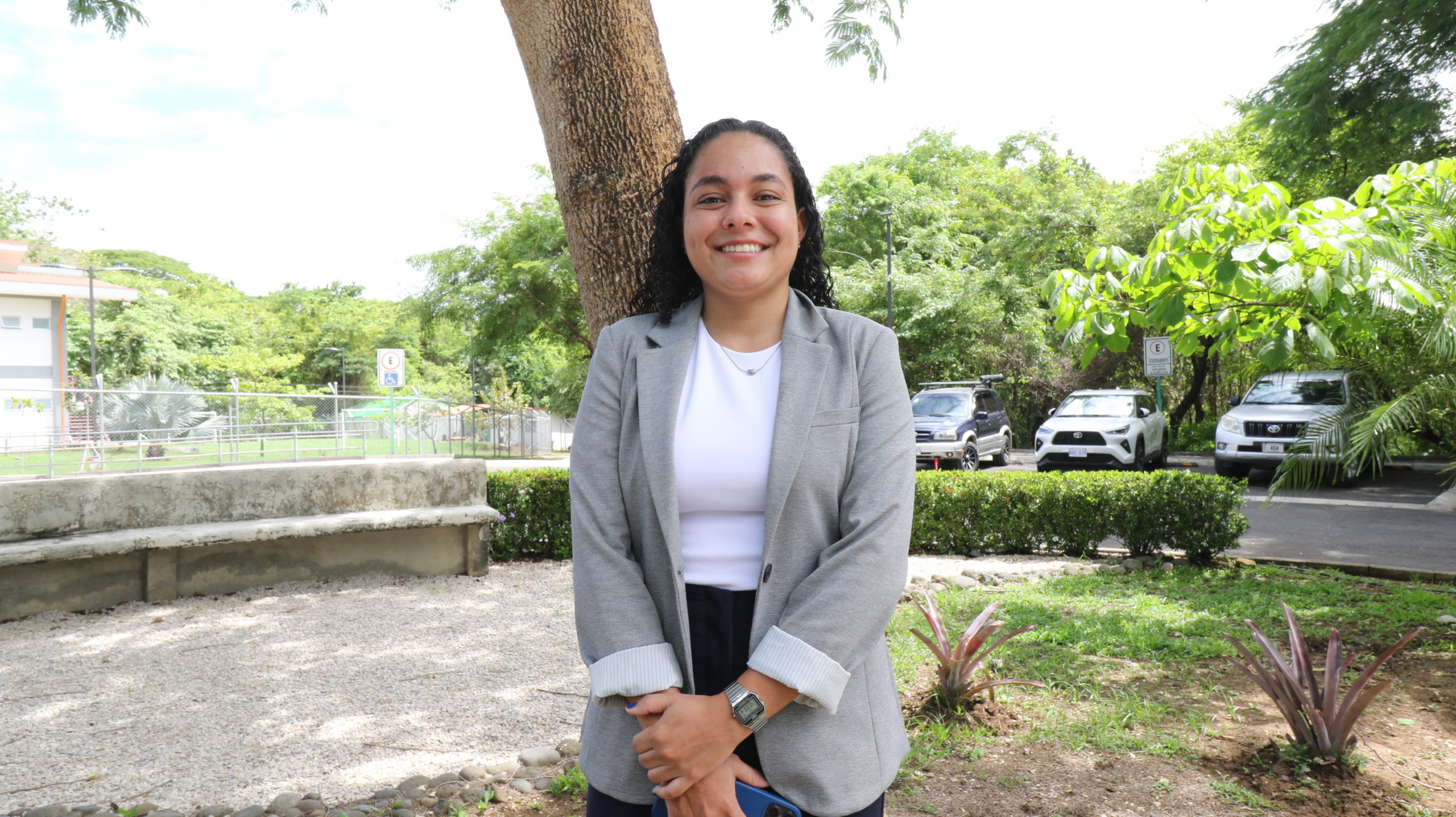 Imagen principal del artículo: Más que una graduación: una historia de amor y lucha