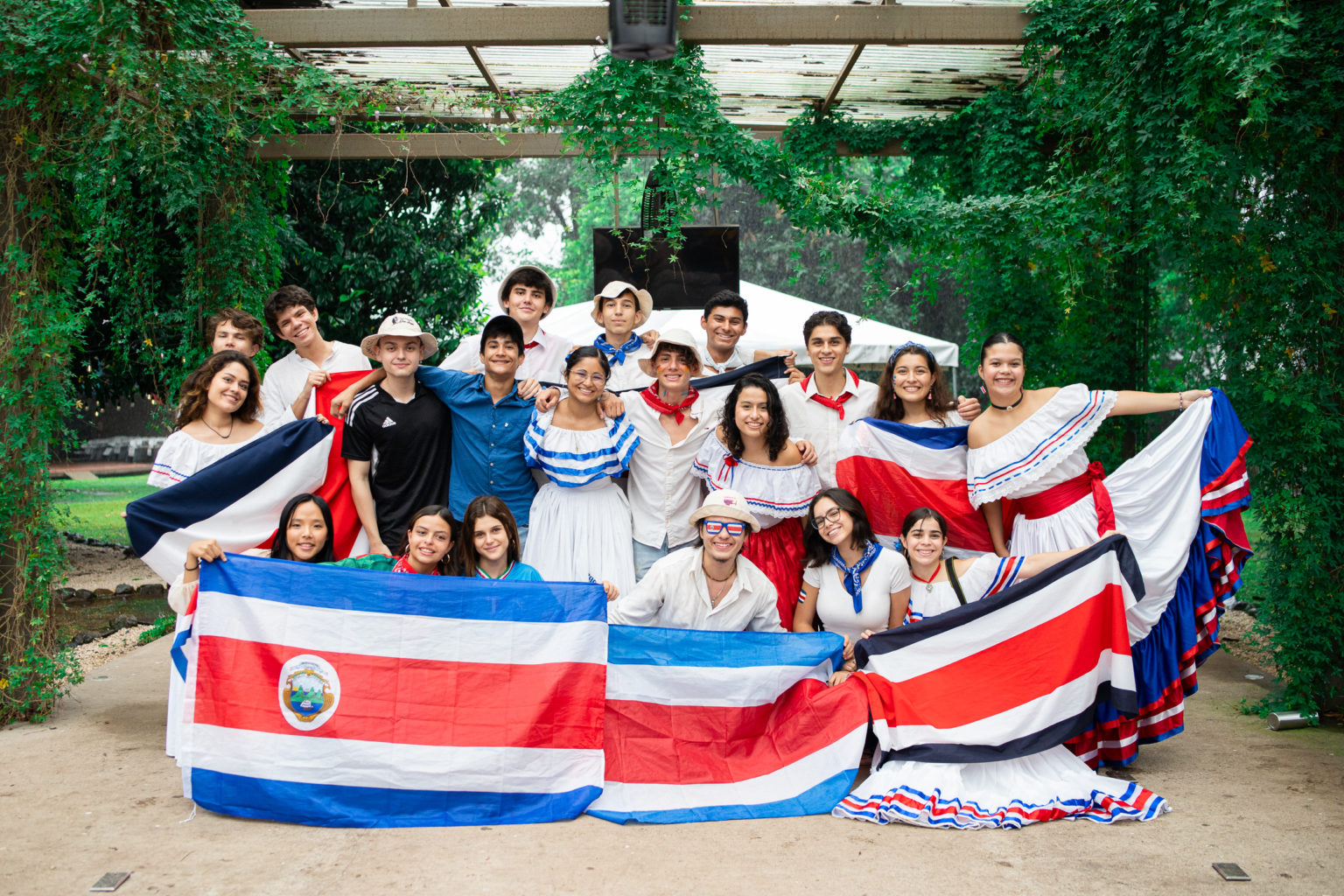 Imagen principal del artículo: Estudiantes costarricenses pueden postular a becas para estudiar en UWC dentro o fuera del país