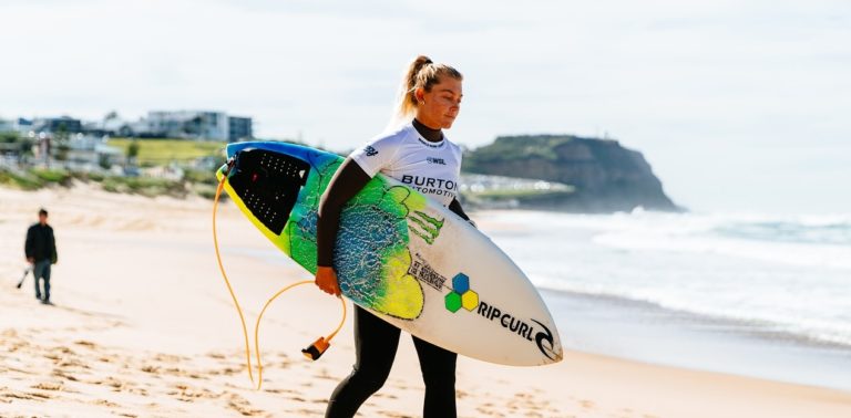 Surfista tica Leilani McGonagle se proclama subcampeona del Krui Pro 2025 en Indonesia