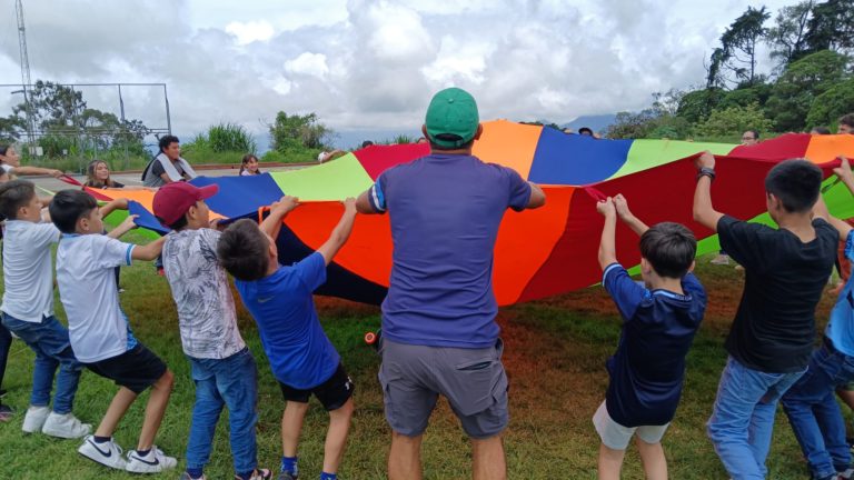 Alvarado declara de interés comunal el proyecto Ciudades Compasivas