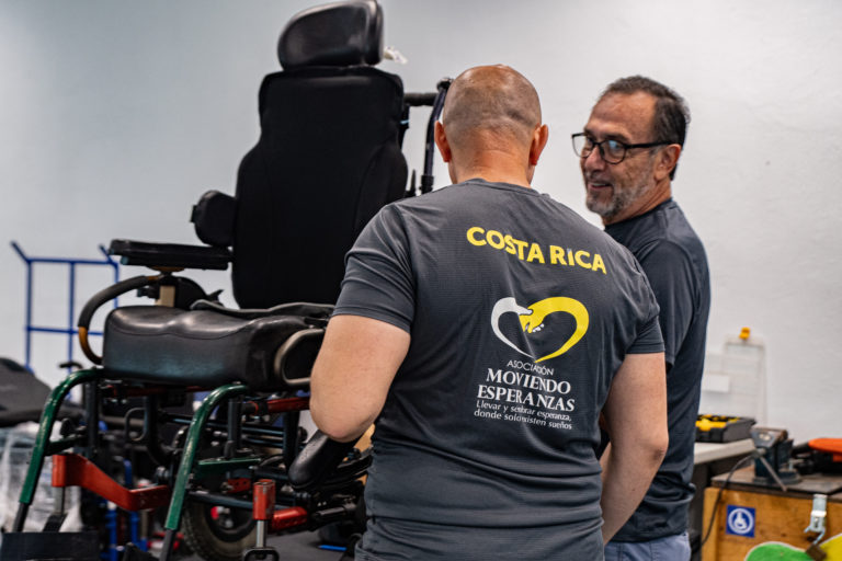 Asociación Moviendo Esperanzas entregará más de 100 sillas de ruedas y coches en Cañas