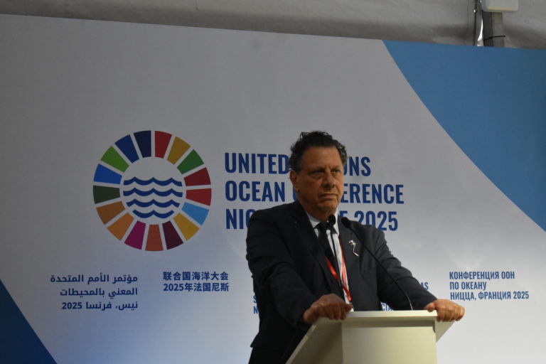 ONG internacionales revocan premio otorgado al ministro Franz Tattenbach y refutan acusaciones de “chantaje”