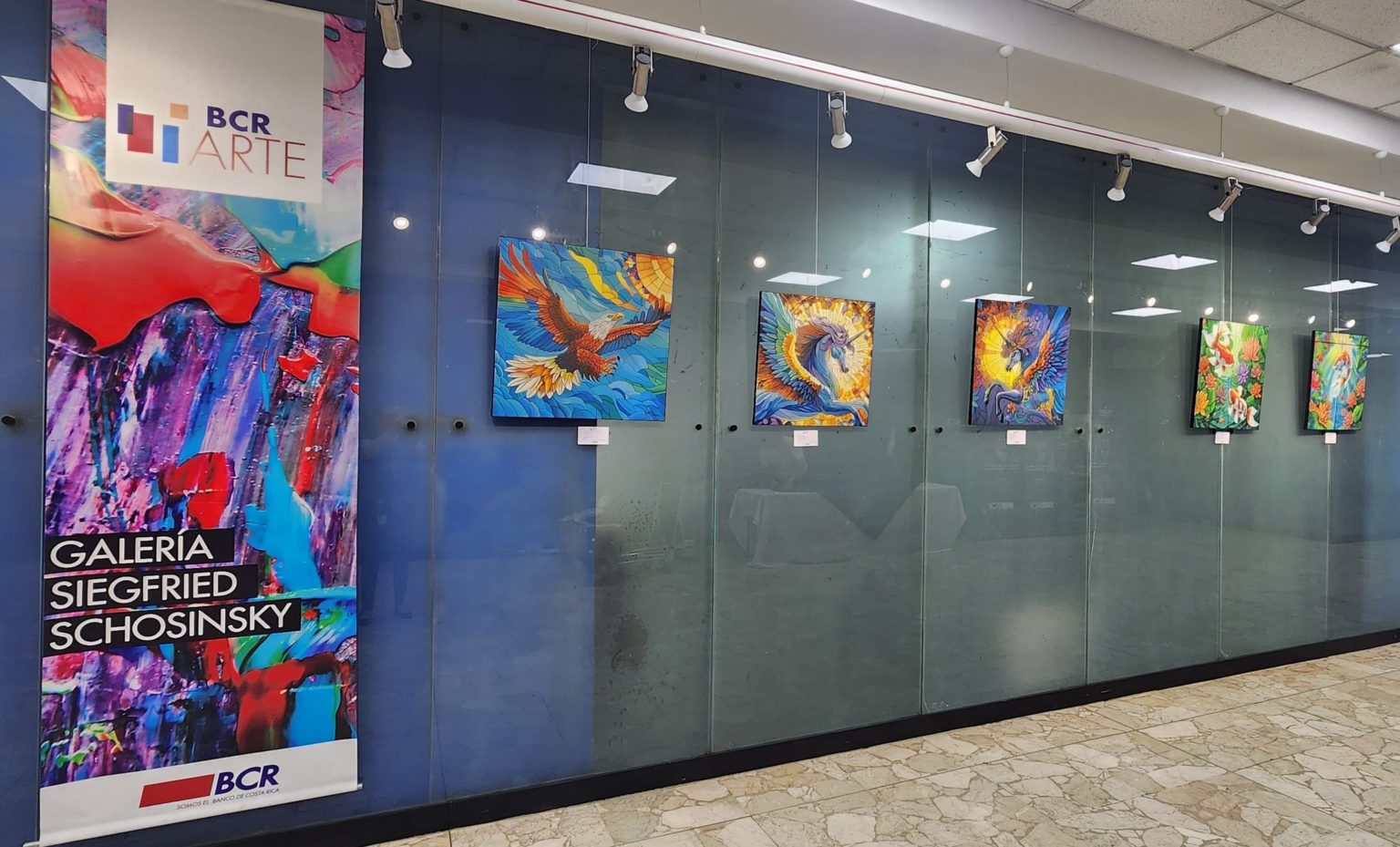 Imagen principal del artículo: “Chromática”: exposición de arte llena de color y optimismo se inaugura en la Galería Siegfried Schosinsky del BCR