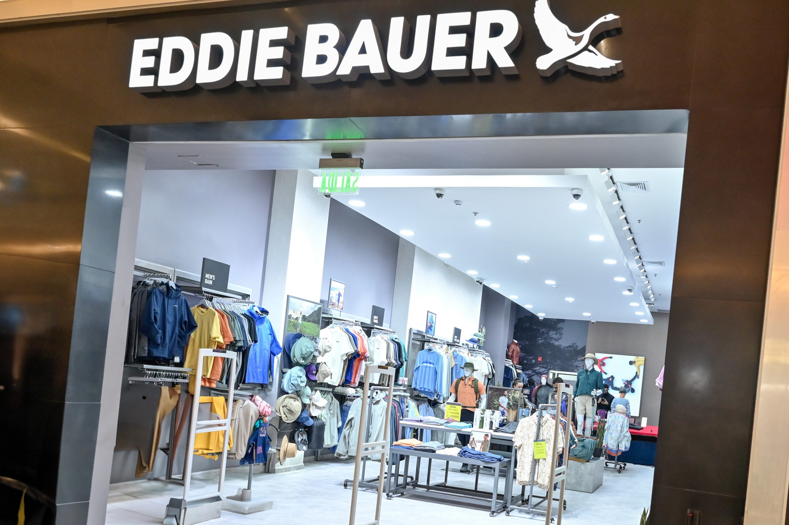 Imagen principal del artículo: Eddie Bauer abre su primera tienda en Costa Rica