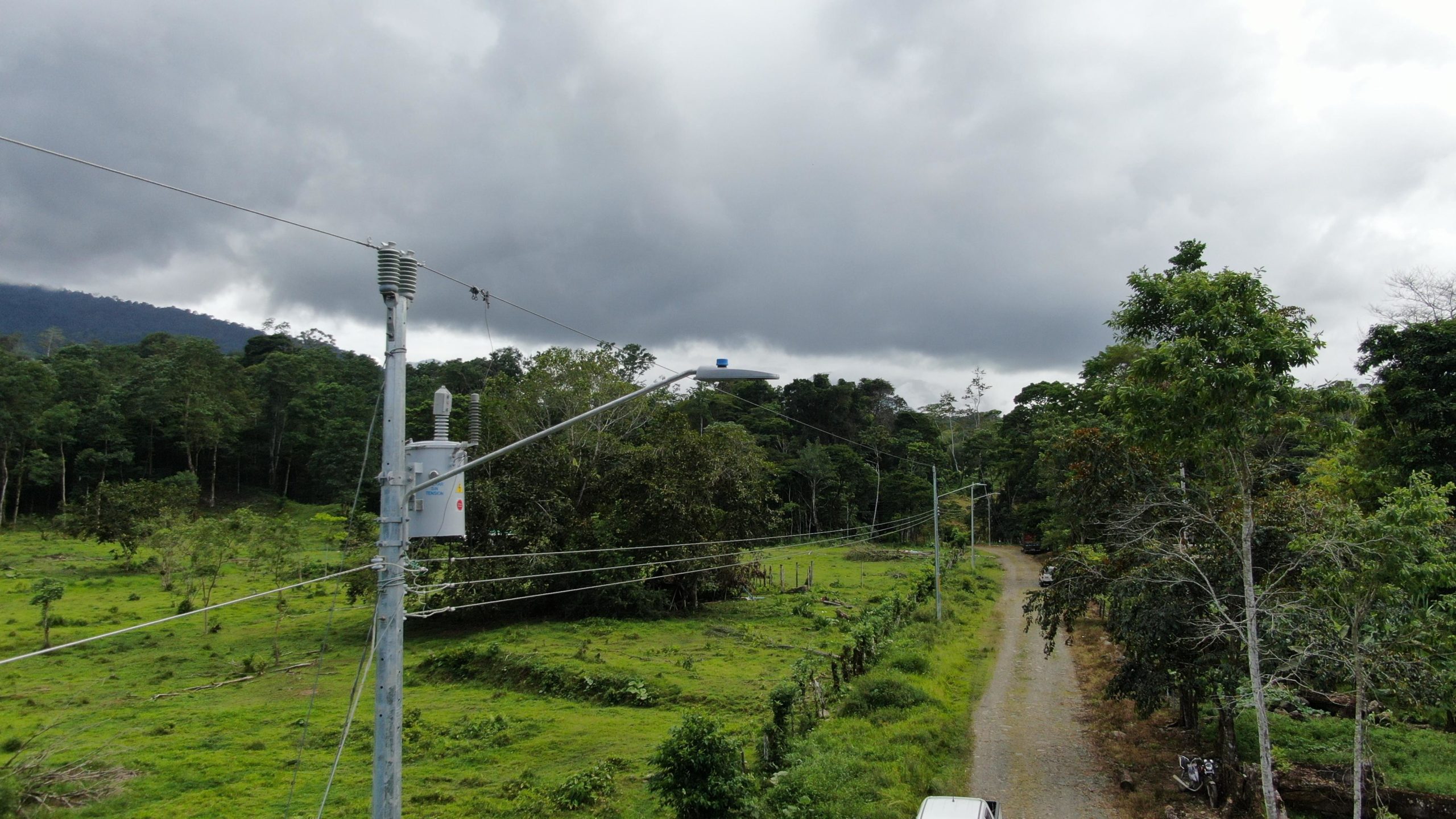 Imagen principal del artículo: INS: Aumentan choques contra postes del tendido eléctrico, muros, tapias o viviendas