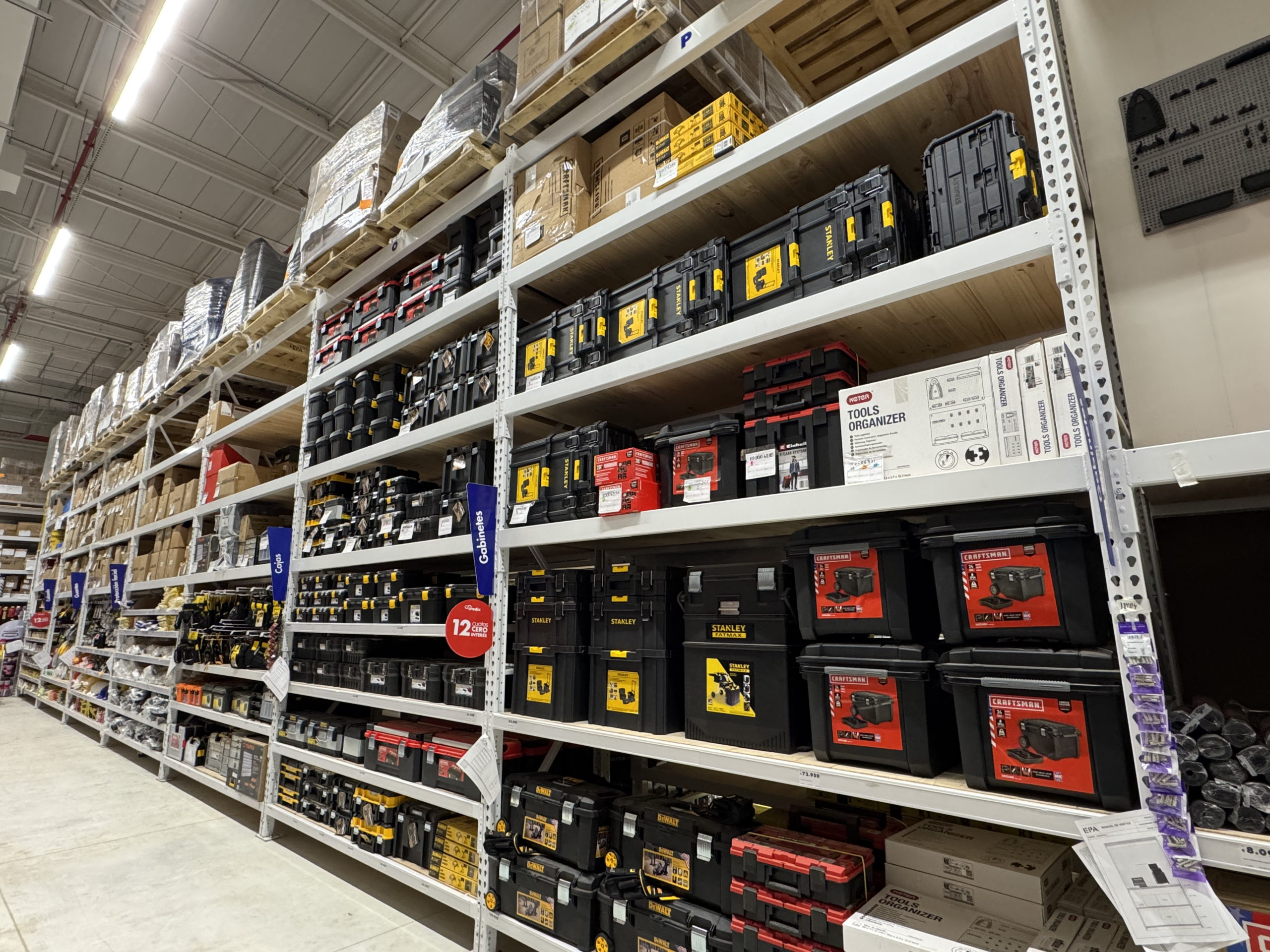 Imagen principal del artículo: EPA abre su sexta tienda en Cartago