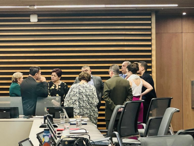 Sala IV condena sesión privada ilegal de comisión legislativa con director de la DIS, donde se habló sobre Celso Gamboa