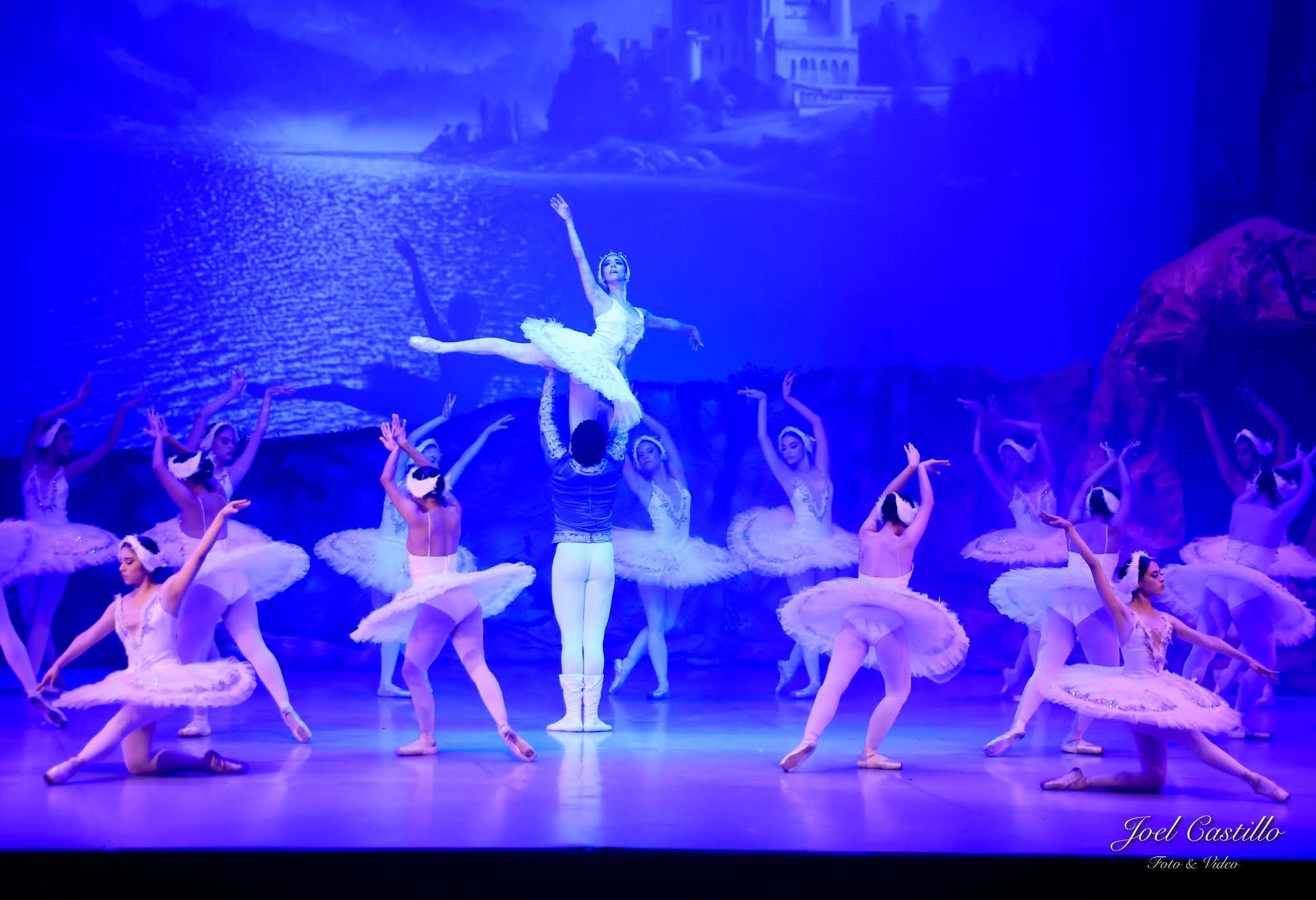 Imagen principal del artículo: Bailarina costarricense Mariana Lizano deslumbra en "El Lago de los Cisnes" en Nicaragua