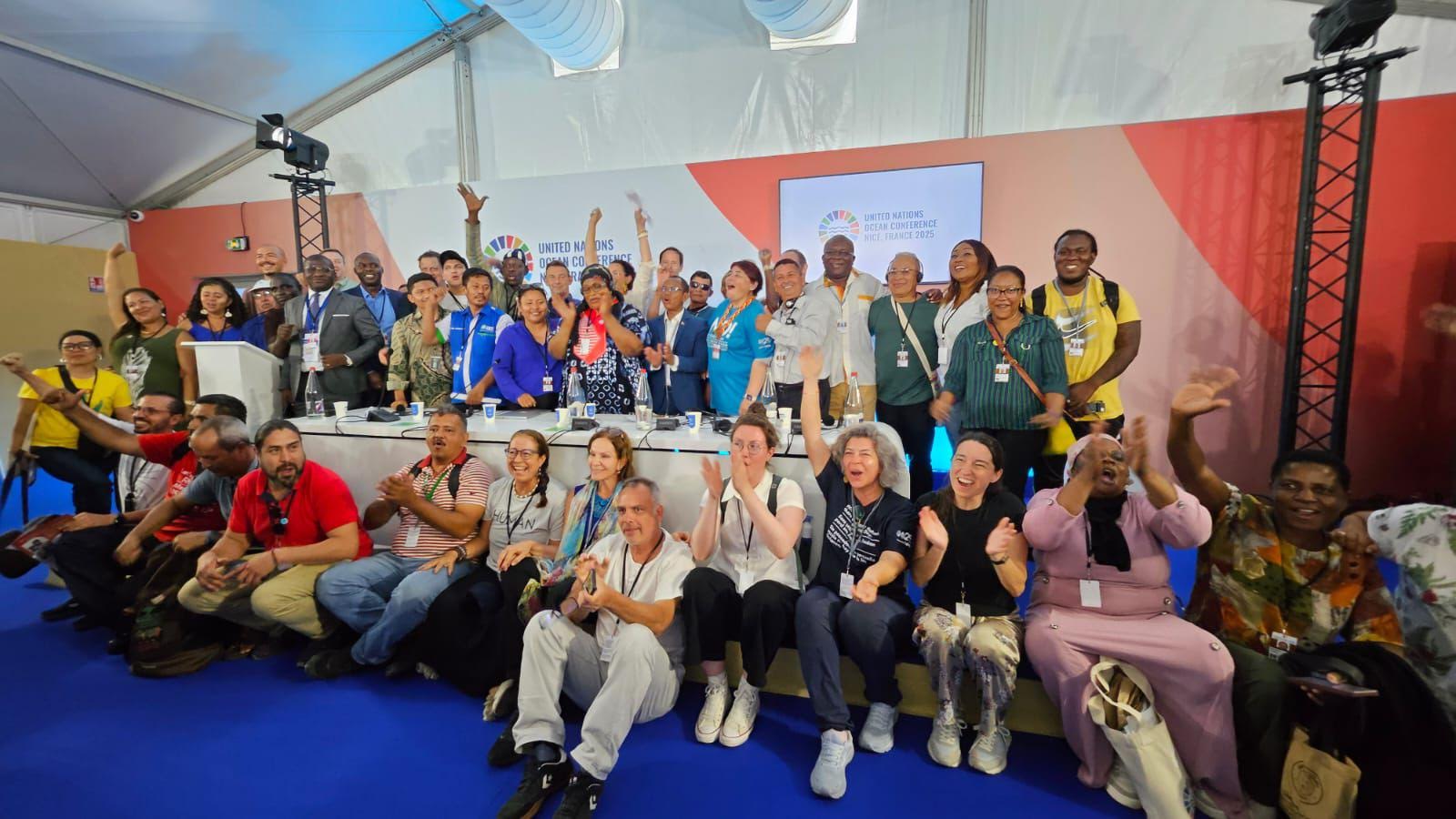 Imagen principal del artículo: Delegación latinoamericana de pesca artesanal alzó su voz en la Conferencia de los Océanos en Niza