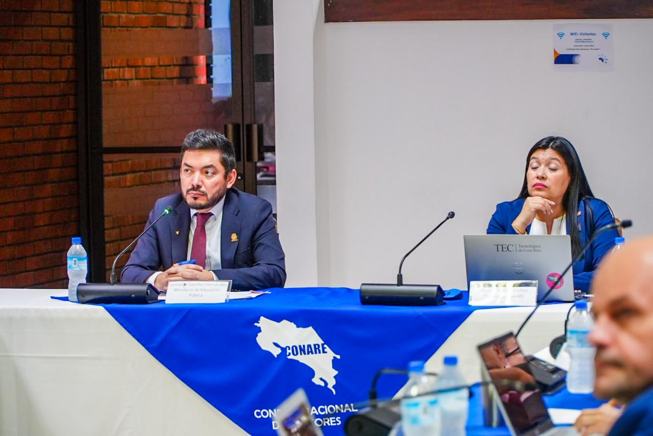 Imagen principal del artículo: Gobierno propone aumento de 0,5% al FEES 2026, Conare lo considera insuficiente