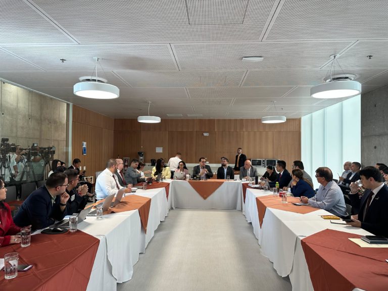 Hablando se entiende... alguna gente