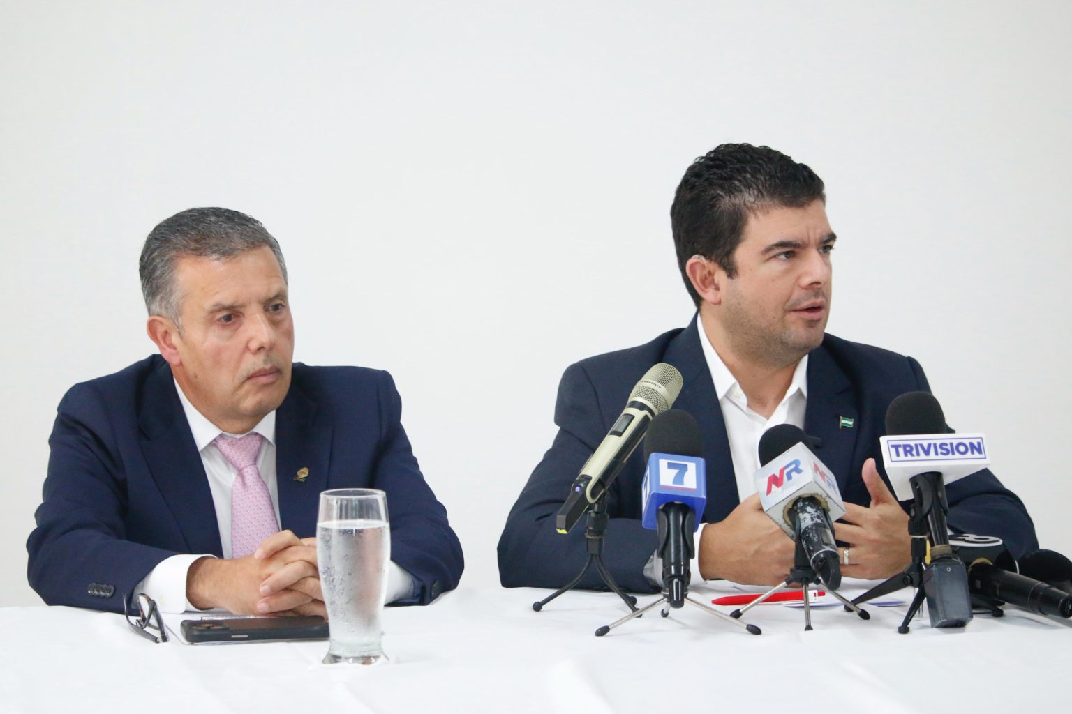 Imagen principal del artículo: PLN propone que jornadas de 12 horas deban ser "aprobadas" por personal de las empresas