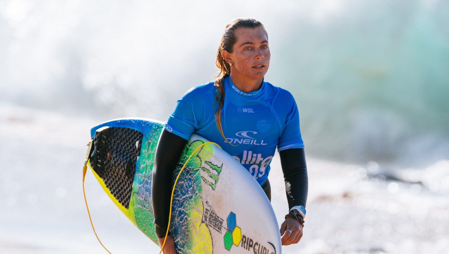 Imagen principal del artículo: Leilani McGonagle avanza a segunda ronda del Ballito Pro en Sudáfrica y continúa su lucha en las Challenger Series