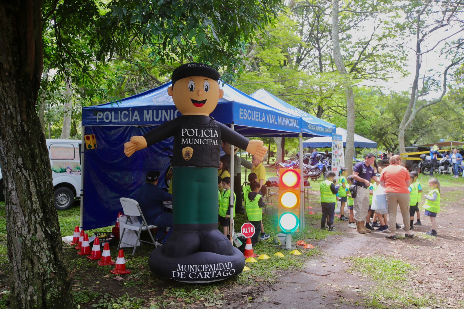 Imagen principal del artículo: Exitosa Feria de Seguridad Vial organizada por la Dirección General de Educación Vial