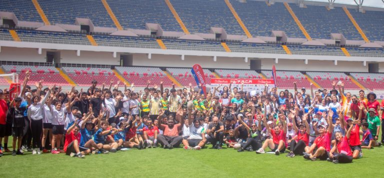 Más de 300 jóvenes participaron en el Festival Nacional de Rugby Social en el Estadio Nacional
