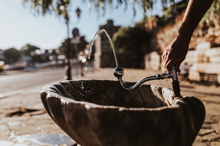 Costa Rica aporta modelo pionero para integrar enfoque de género en gestión del agua, destaca informe de la UNESCO