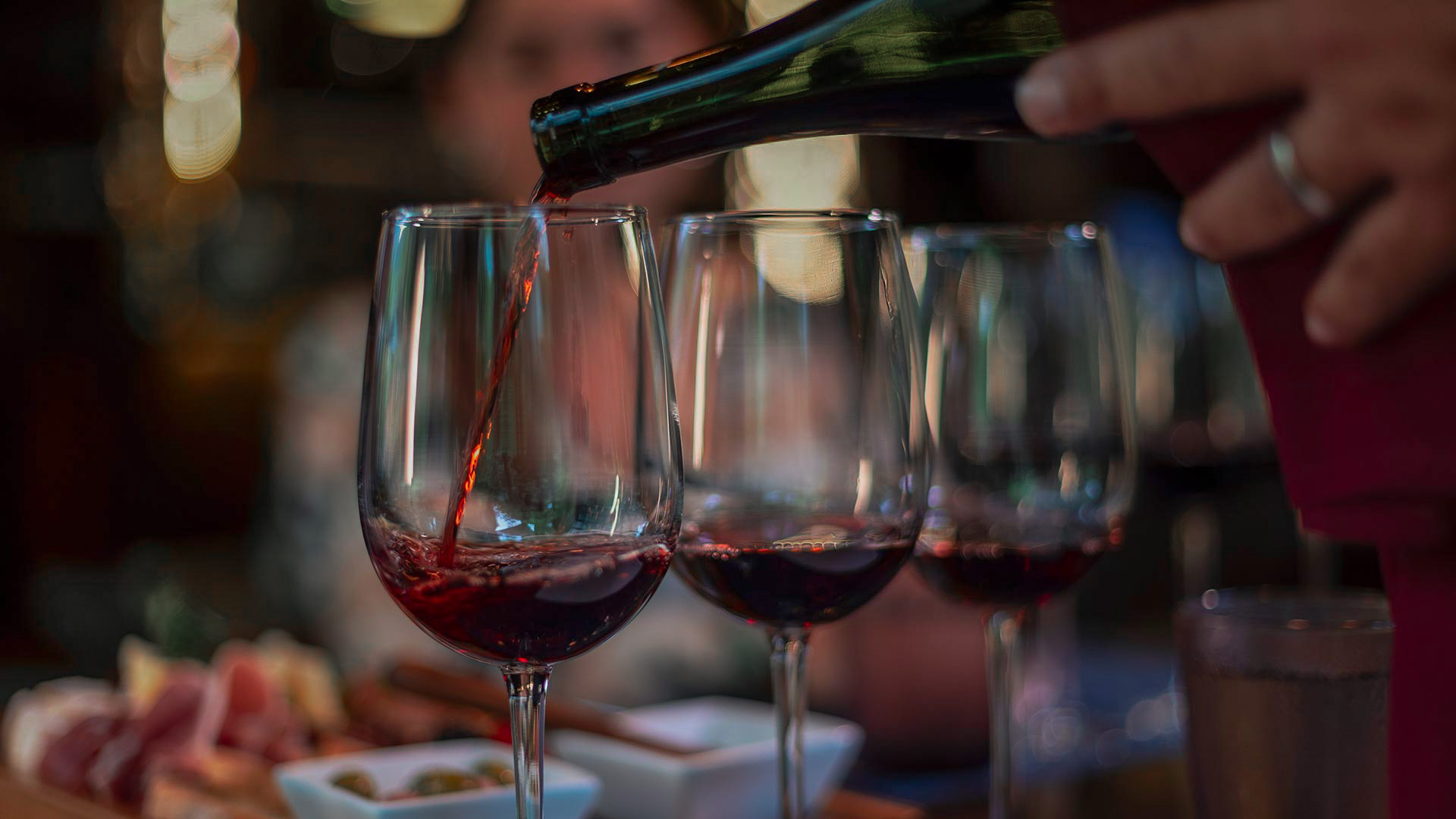 Imagen principal del artículo: El Silencio Lodge & Spa ofrece noche de alta gastronomía y vino en medio del bosque nuboso