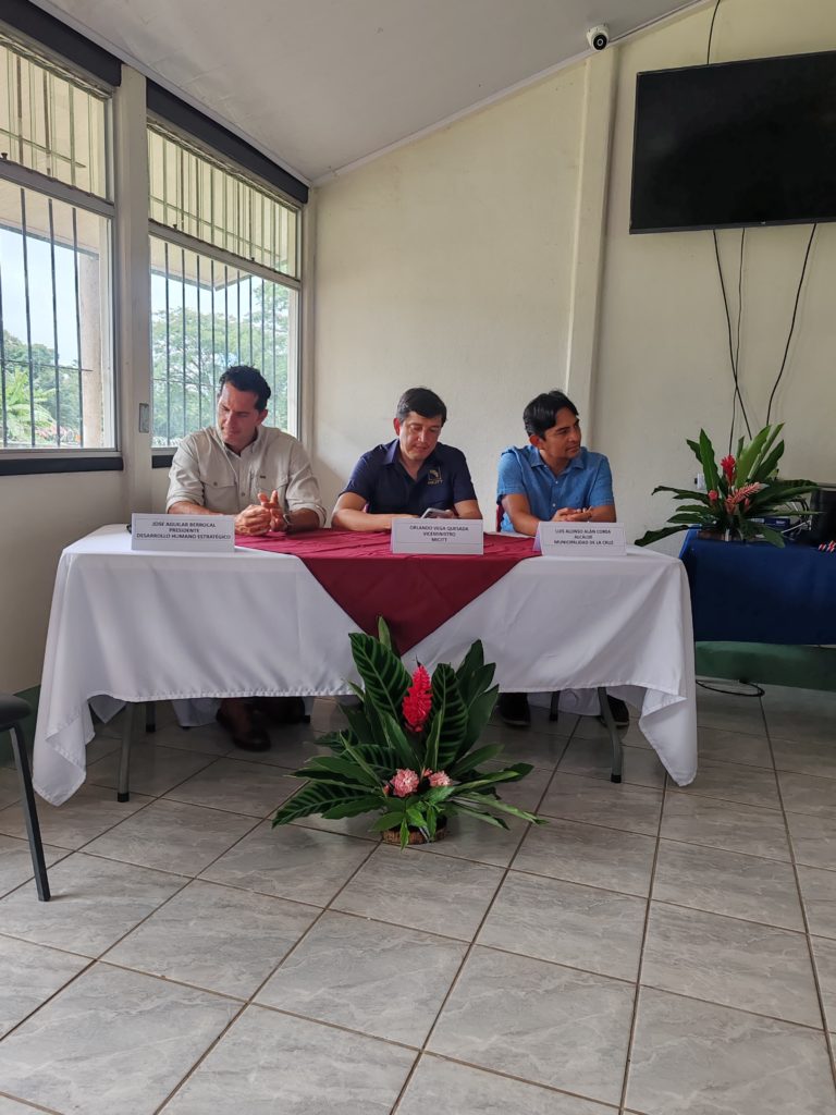 Micitt inaugura nuevo Centro Comunitario Inteligente en Santa Elena de La Cruz