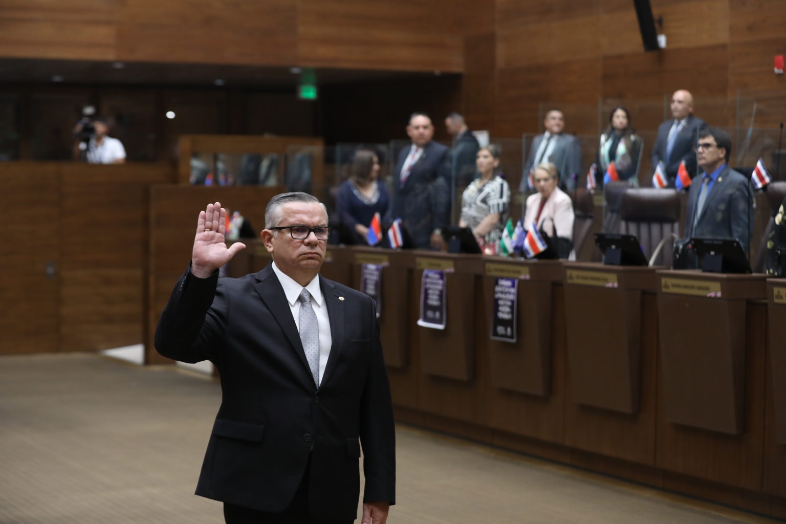 Imagen principal del artículo: Tribunal dicta sobreseimiento para abogado y jueza que objetaron reelección de magistrado Luis Porfirio Sánchez