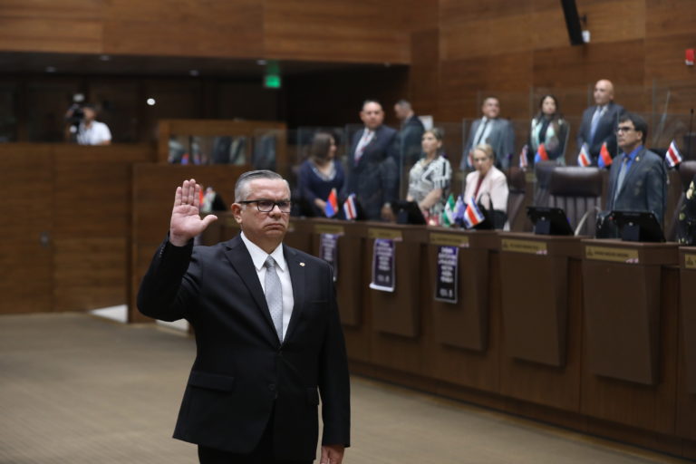 Tribunal dicta sobreseimiento para abogado y jueza que objetaron reelección de magistrado Luis Porfirio Sánchez