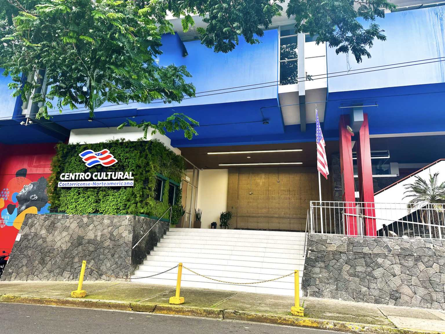Imagen principal del artículo: Centro Cultural Costarricense Norteamericano abre convocatoria para contratar docentes de inglés