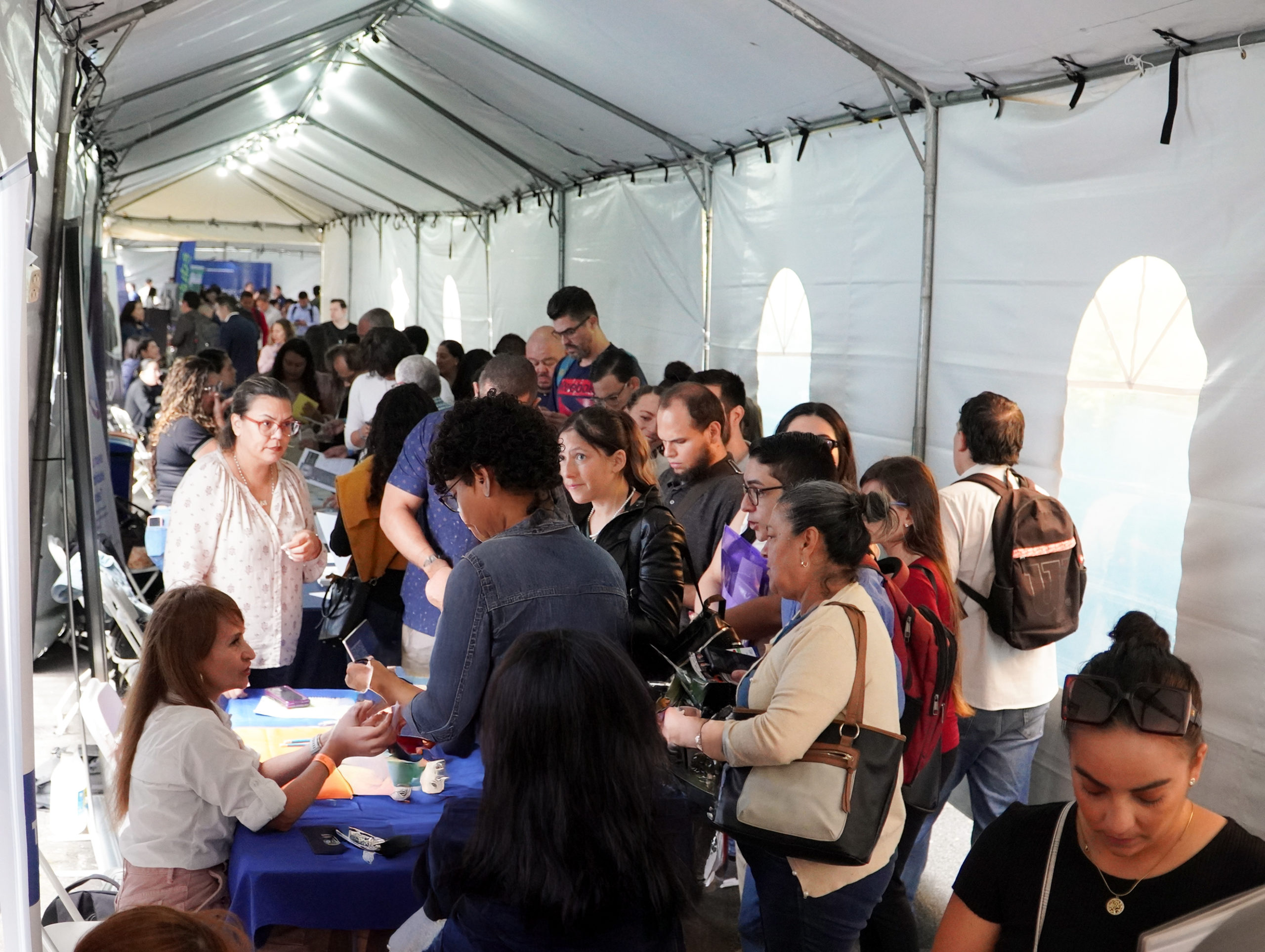 Imagen principal del artículo: Costa Rica, un país con techo en la creación de empleos